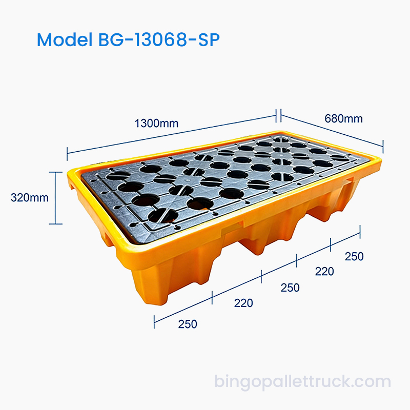 พาเลทบรรจุสารหกรั่วไหลขนาด 1300 × 680 มม. สำหรับการจัดเก็บสารเคมีในคลังสินค้าอุตสาหกรรม